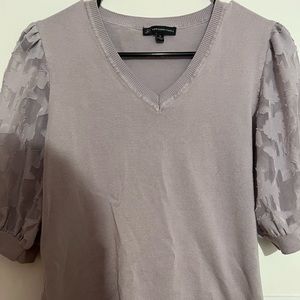 Light purple blouse, transparency sleeve. Comfy and with a lot of fashion style!